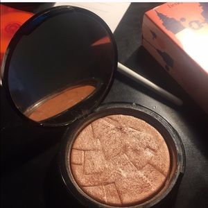 ABH PEACH NECTAR ILLUMINATOR